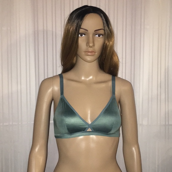 LAST ONE!! Victoria's Secret Sexy Keyhole Bralette - Picture 2 of 8